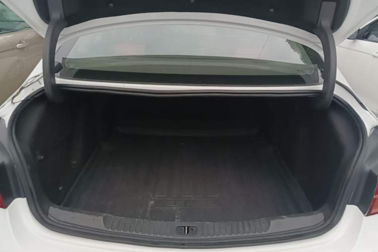 Used Buick Verano 2017 Sedan 15S Manual Entry-Level Model Trunk