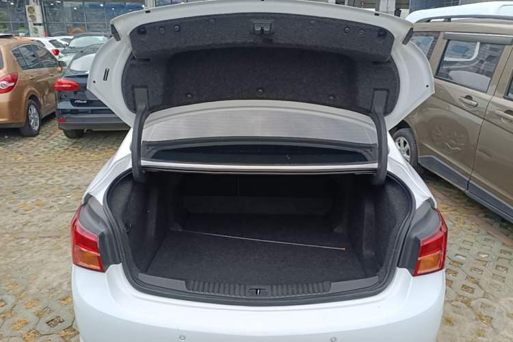 Used Buick Verano 2017 Sedan 15S Automatic Leading Model Trunk