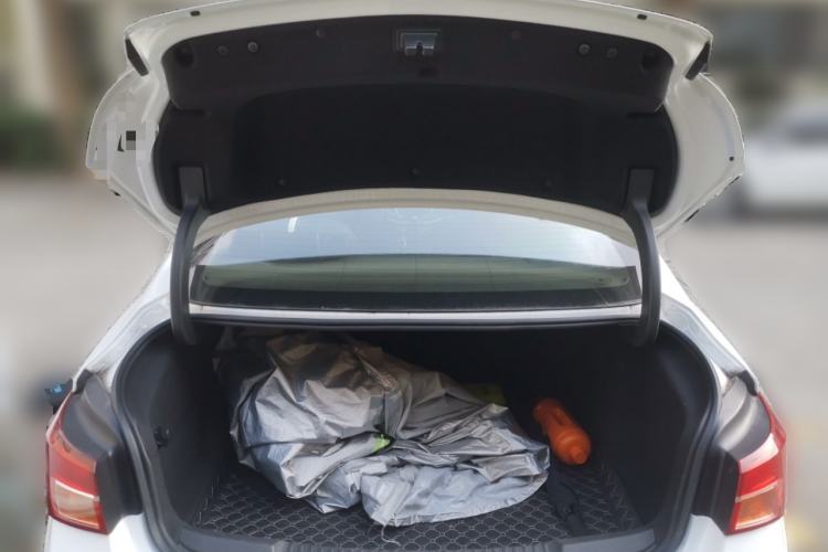 Used Buick Verano 2017 Sedan 20T Dual-Clutch Leading Model Trunk