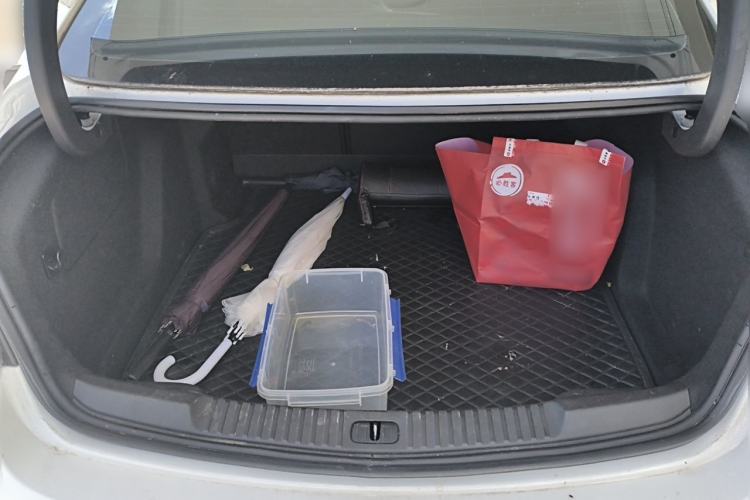 Used Buick Verano 2017 Sedan 20T Dual-Clutch Elite Model Trunk