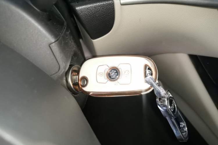 Used Buick Verano 2017 Sedan 15S Automatic Leading Model Vehicle Key