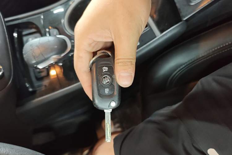 Used Buick Verano 2017 Sedan 20T Dual-Clutch Leading Model Vehicle Key