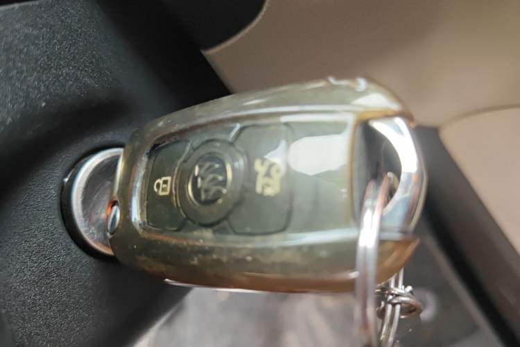 Used Buick Verano 2017 Sedan 15S Automatic Leading Model Vehicle Key