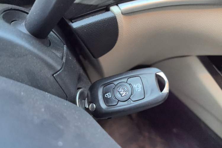 Used Buick Verano 2017 Sedan 15S Automatic Leading Model Vehicle Key