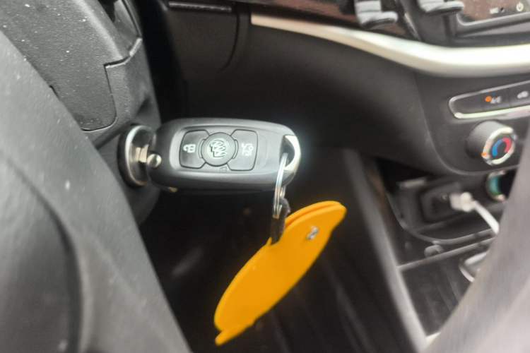 Used Buick Verano 2017 Sedan 20T Dual-Clutch Leading Model Vehicle Key