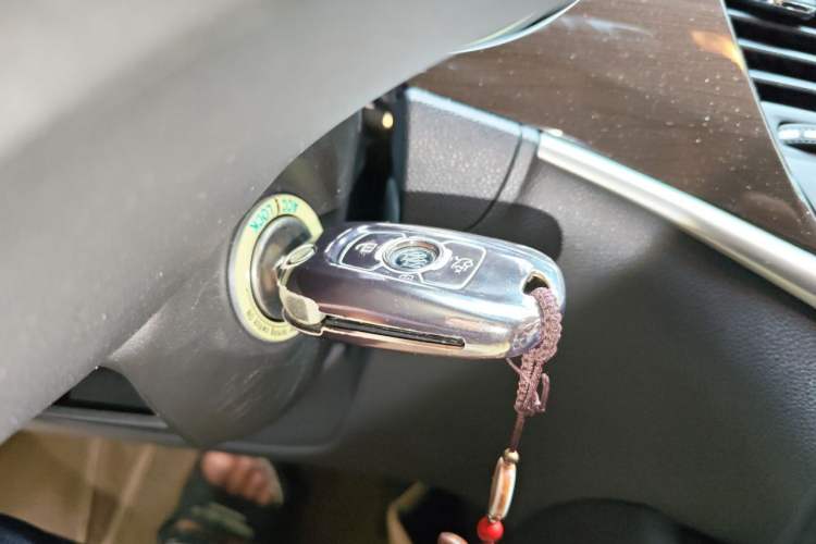 Used Buick Verano 2017 Sedan 20T Dual-Clutch Leading Model Vehicle Key