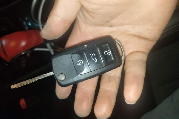Used Buick Verano 2017 Sedan 20T Dual-Clutch Leading Model Vehicle Key