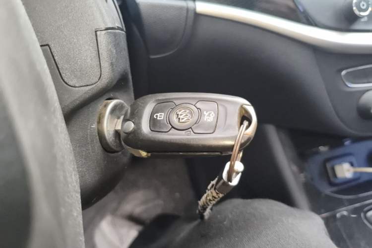 Used Buick Verano 2017 Sedan 20T Dual-Clutch Leading Model Vehicle Key