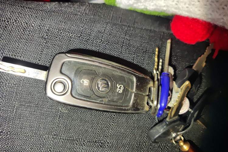 Used Buick Verano 2017 Sedan 15S Automatic Leading Model Vehicle Key