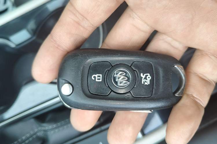 Used Buick Verano 2017 Sedan 15S Automatic Leading Model Vehicle Key