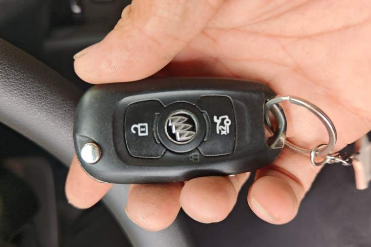 Used Buick Verano 2017 Sedan 20T Dual-Clutch Elite Model Vehicle Key