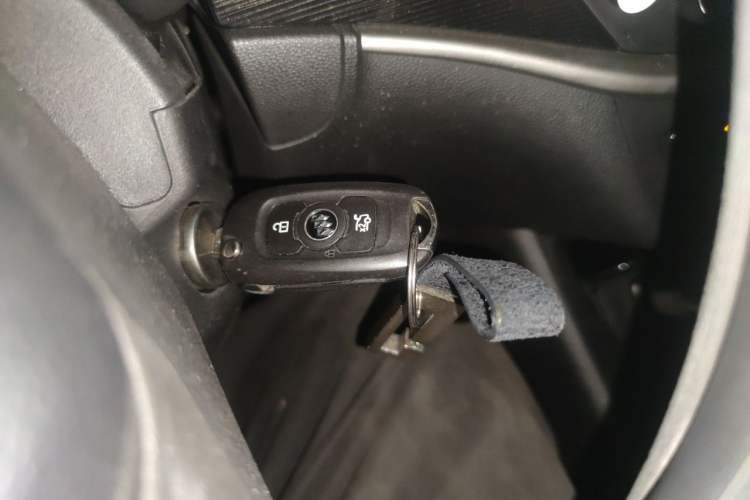Used Buick Verano 2017 Sedan 20T Dual-Clutch Leading Model Vehicle Key