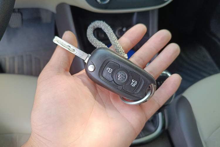 Used Buick Verano 2017 Sedan 15S Manual Leading Model Vehicle Key