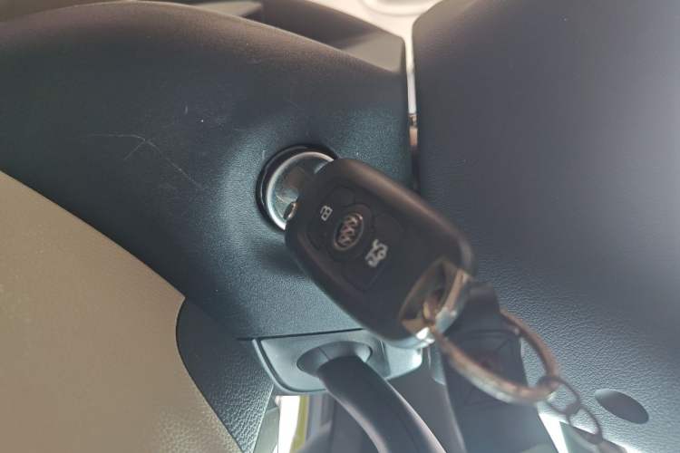 Used Buick Verano 2017 Sedan 15S Automatic Leading Model Vehicle Key