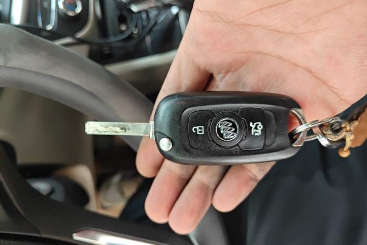 Used Buick Verano 2017 Sedan 15S Automatic Leading Model Vehicle Key
