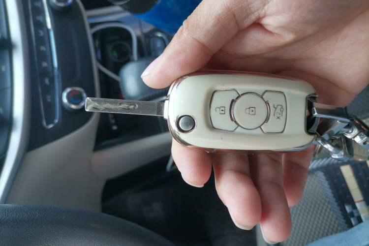 Used Buick Verano 2017 Sedan 15S Automatic Leading Model Vehicle Key