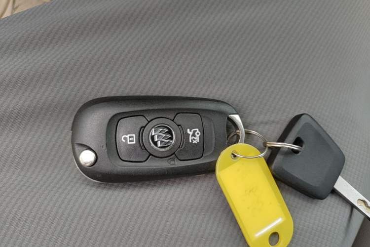Used Buick Verano 2017 Sedan 15S Automatic Leading Model Vehicle Key