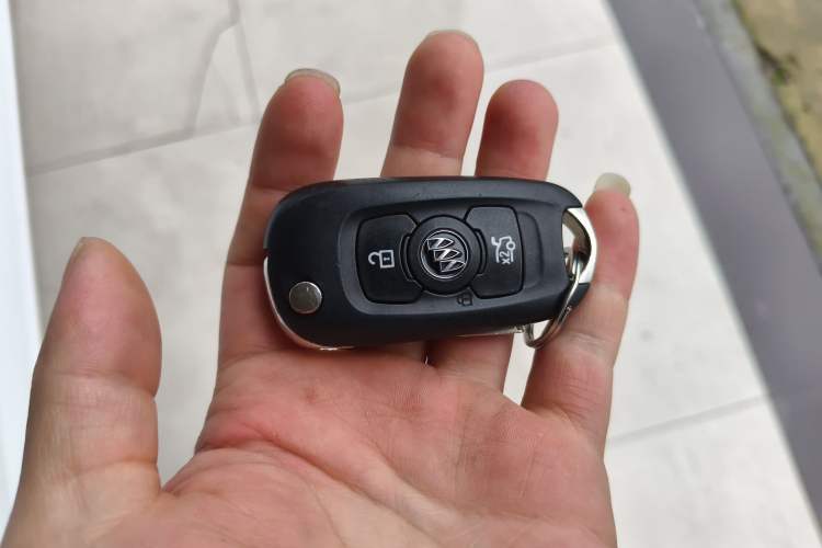 Used Buick Verano 2017 Sedan 15S Automatic Leading Model Vehicle Key