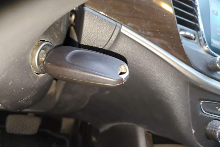 Used Buick Verano 2017 Sedan 20T Dual-Clutch Leading Model Vehicle Key