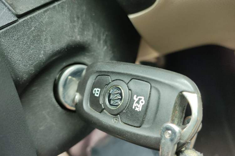 Used Buick Verano 2017 Sedan 15S Automatic Leading Model Vehicle Key