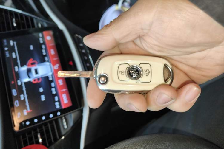 Used Buick Verano 2017 Sedan 20T Dual-Clutch Leading Model Vehicle Key