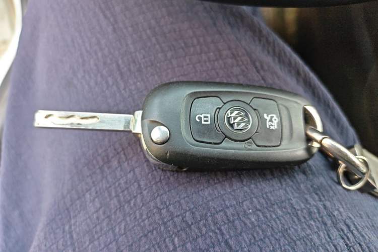 Used Buick Verano 2017 Sedan 20T Dual-Clutch Elite Model Vehicle Key