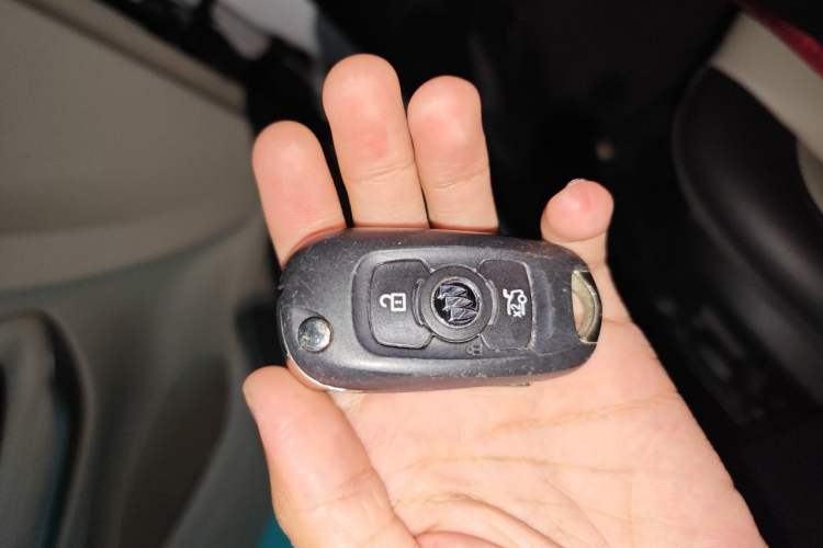 Used Buick Verano 2017 Sedan 15S Automatic Leading Model Vehicle Key