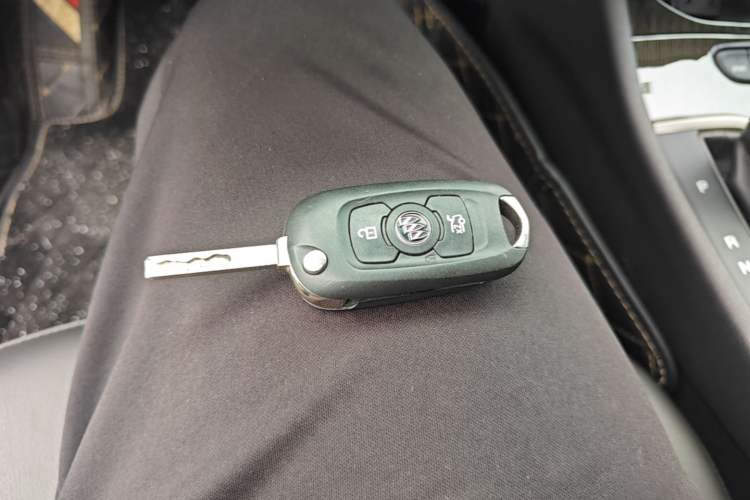 Used Buick Verano 2017 Sedan 20T Dual-Clutch Elite Model Vehicle Key