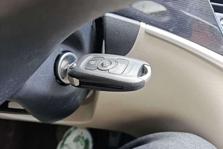 Used Buick Verano 2017 Sedan 15S Automatic Leading Model Vehicle Key