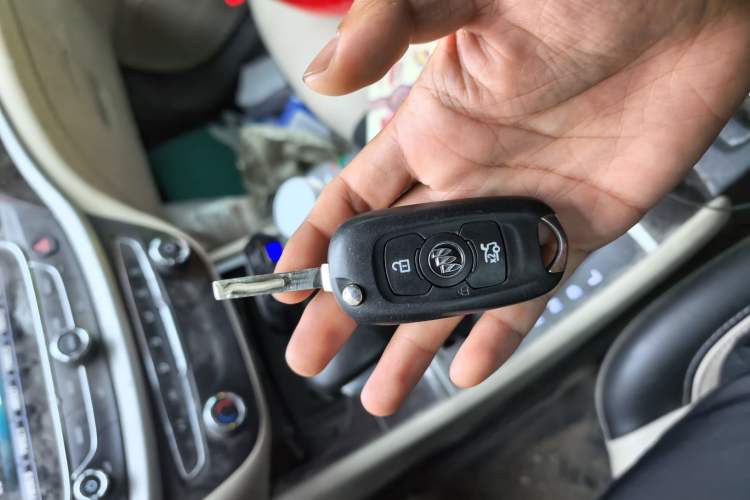 Used Buick Verano 2017 Sedan 15S Automatic Leading Model Vehicle Key