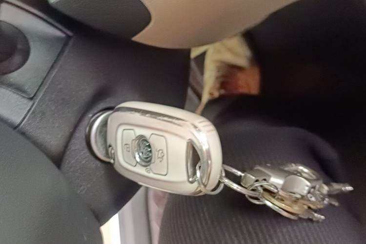 Used Buick Verano 2017 Sedan 15S Automatic Leading Model Vehicle Key