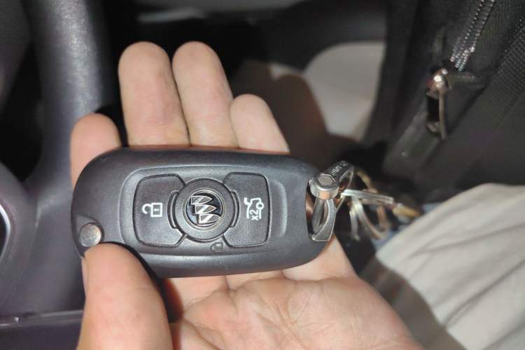 Used Buick Verano 2017 Sedan 15S Automatic Leading Model Vehicle Key