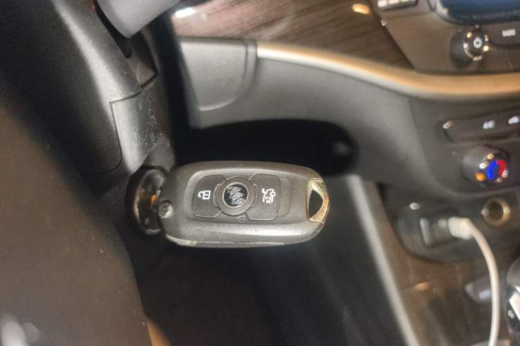 Used Buick Verano 2017 Sedan 20T Dual-Clutch Leading Model Vehicle Key