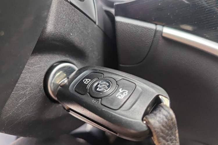 Used Buick Verano 2017 Sedan 20T Dual-Clutch Leading Model Vehicle Key