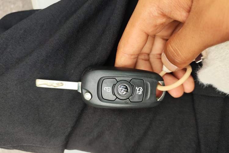 Used Buick Verano 2017 Sedan 15S Automatic Leading Model Vehicle Key