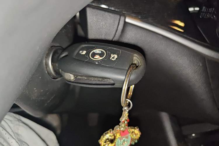 Used Buick Verano 2017 Sedan 20T Dual-Clutch Leading Model Vehicle Key