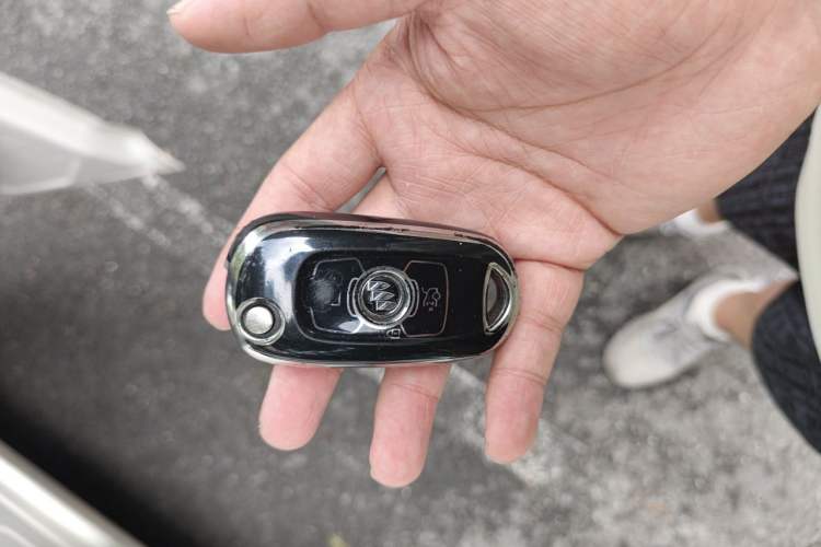 Used Buick Verano 2017 Sedan 20T Dual-Clutch Leading Model Vehicle Key