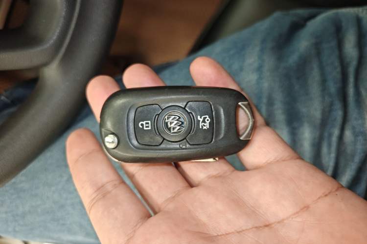 Used Buick Verano 2017 Sedan 15S Manual Entry-Level Model Vehicle Key