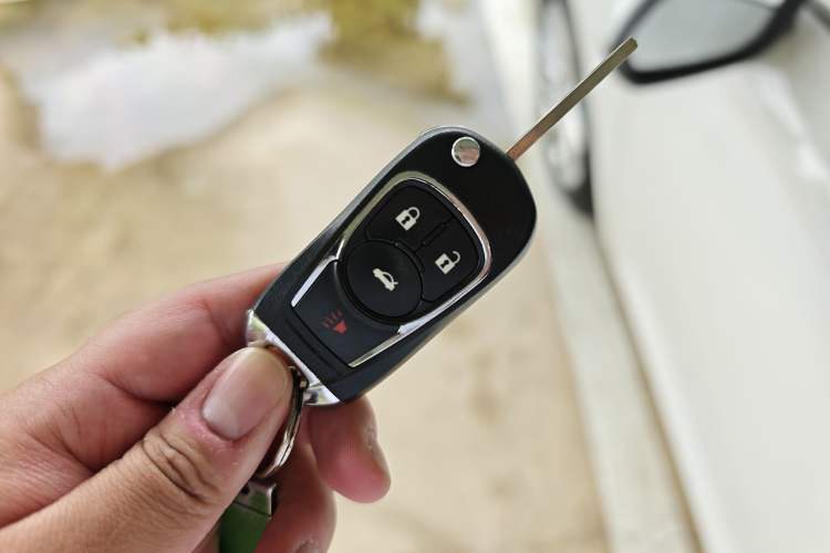 Used Buick Verano 2017 Sedan 20T Dual-Clutch Elite Model Vehicle Key