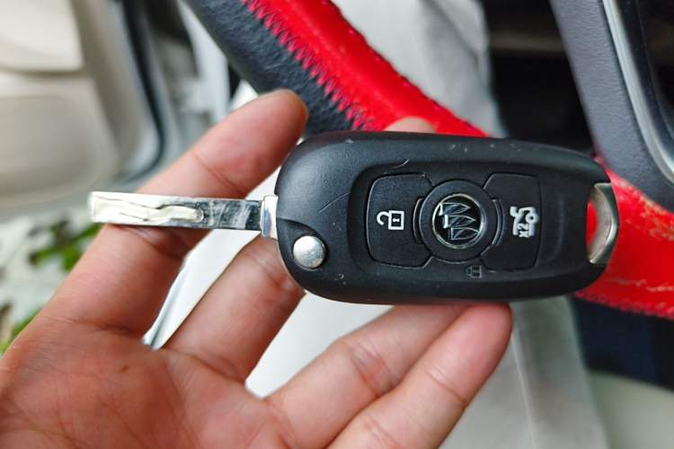 Used Buick Verano 2017 Sedan 15S Automatic Leading Model Vehicle Key