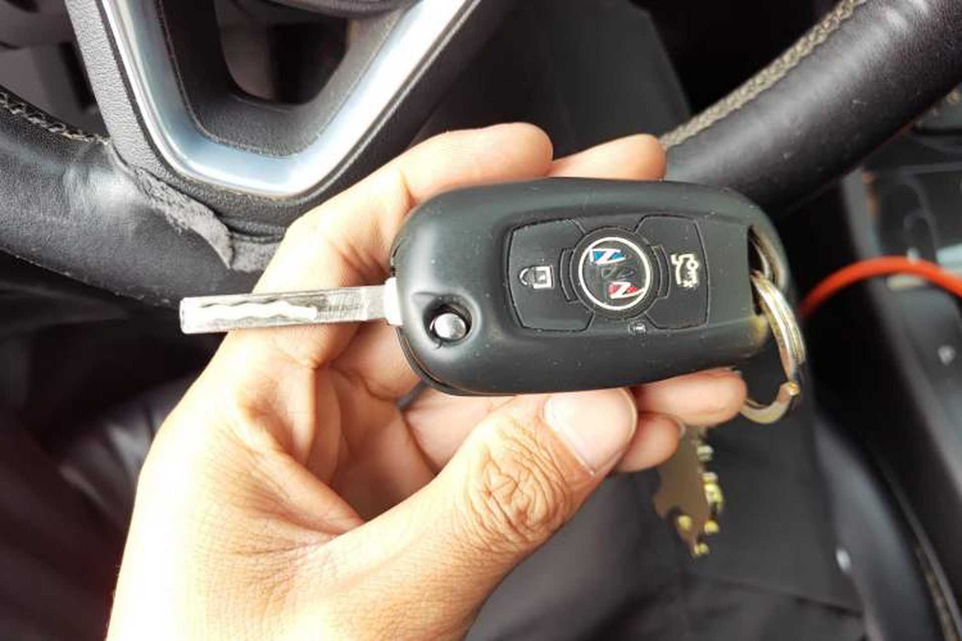 Used Buick Verano 2017 Sedan 20T Dual-Clutch Leading Model Vehicle Key