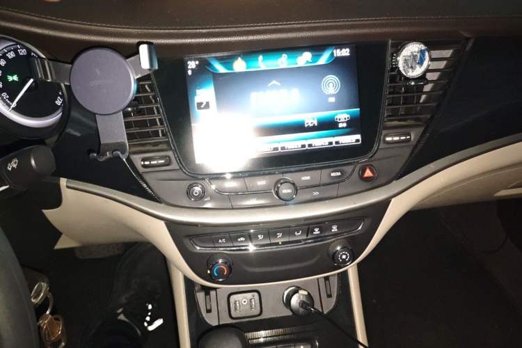 Used Buick Verano 2017 Sedan 15S Automatic Leading Model Audio And AC Panel
