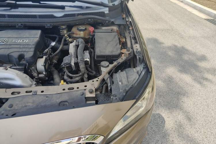 Used Buick Verano 2017 Sedan 15S Automatic Leading Model Engine Bay Left
