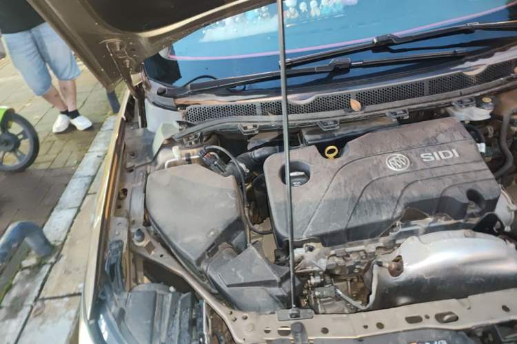 Used Buick Verano 2017 Sedan 15S Automatic Leading Model Engine Bay Right