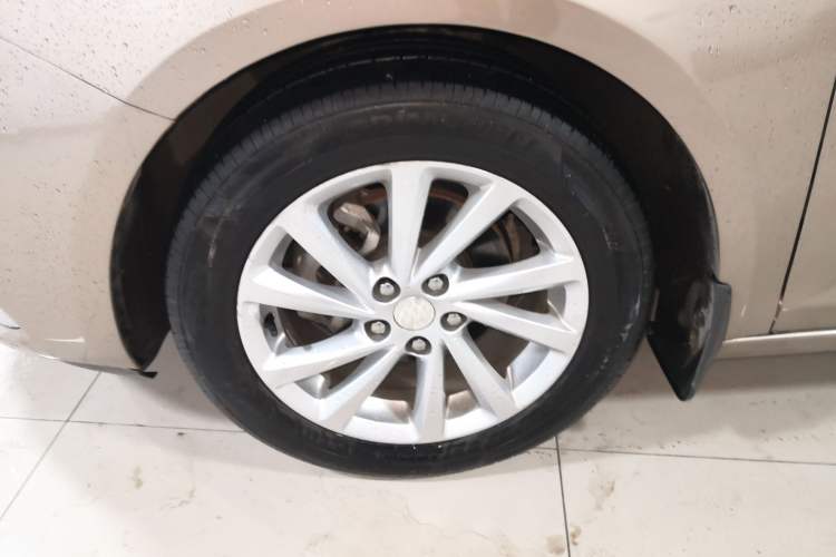 Used Buick Verano 2017 Sedan 15S Automatic Leading Model Exterior 7