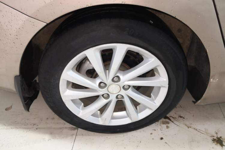 Used Buick Verano 2017 Sedan 15S Automatic Leading Model Exterior 8