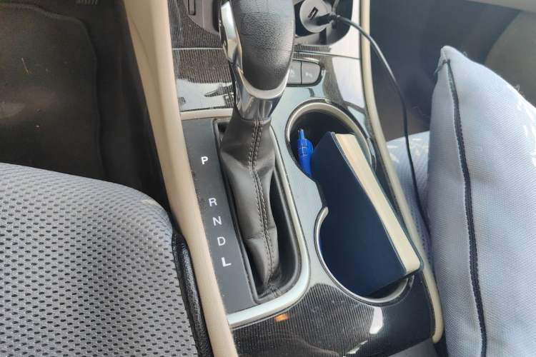 Used Buick Verano 2017 Sedan 15S Automatic Leading Model Gear Lever