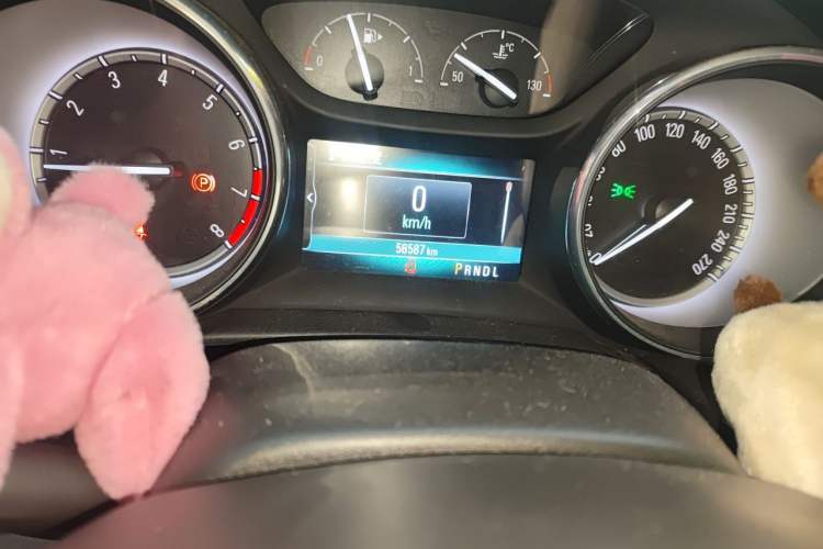 Used Buick Verano 2017 Sedan 15S Automatic Leading Model Odometer Close Up