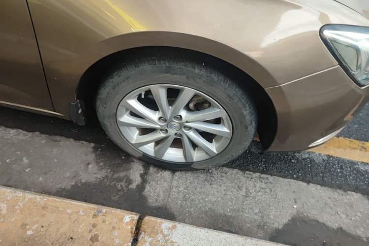 Used Buick Verano 2017 Sedan 15S Automatic Leading Model Right Front Wheel Hub