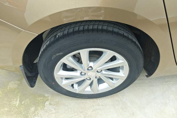 Used Buick Verano 2017 Sedan 15S Automatic Leading Model Right Rear Wheel Hub